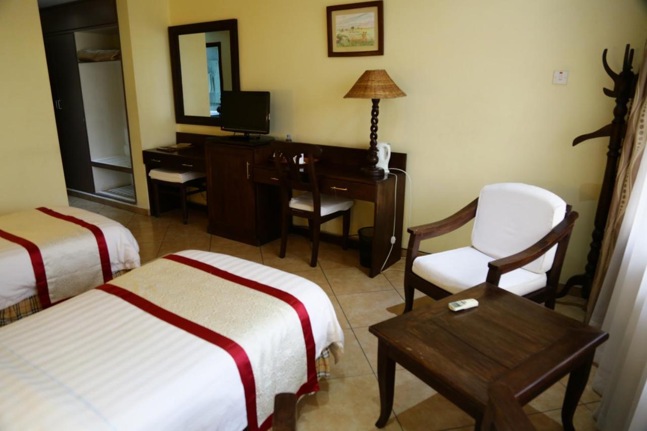 New Safari Hotel Аруша Екстер'єр фото